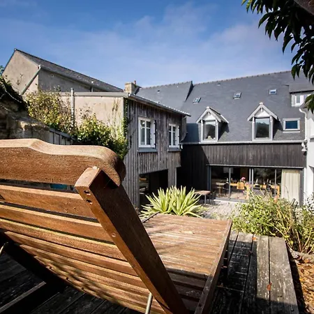 Hjem Port Blanc A Breathtaking Setting Facing Th